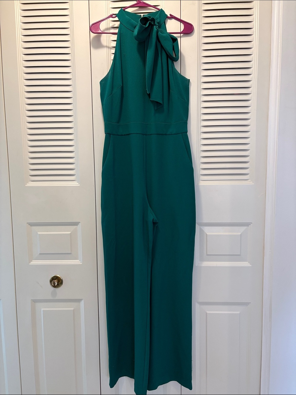 Emerald Green Elegant Tie-Neck Jumpsuit